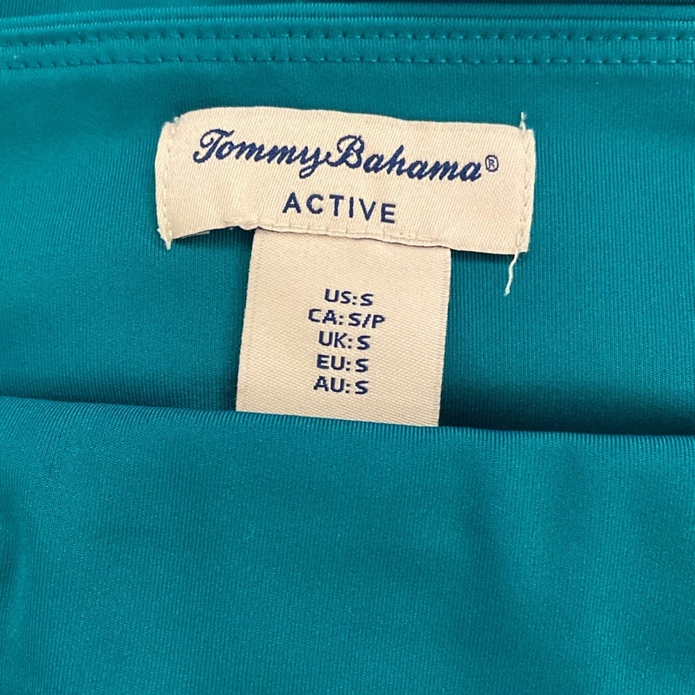 Tommy Bahama golf/tennis skirt. Modest length, great coverage, Worn 1x!